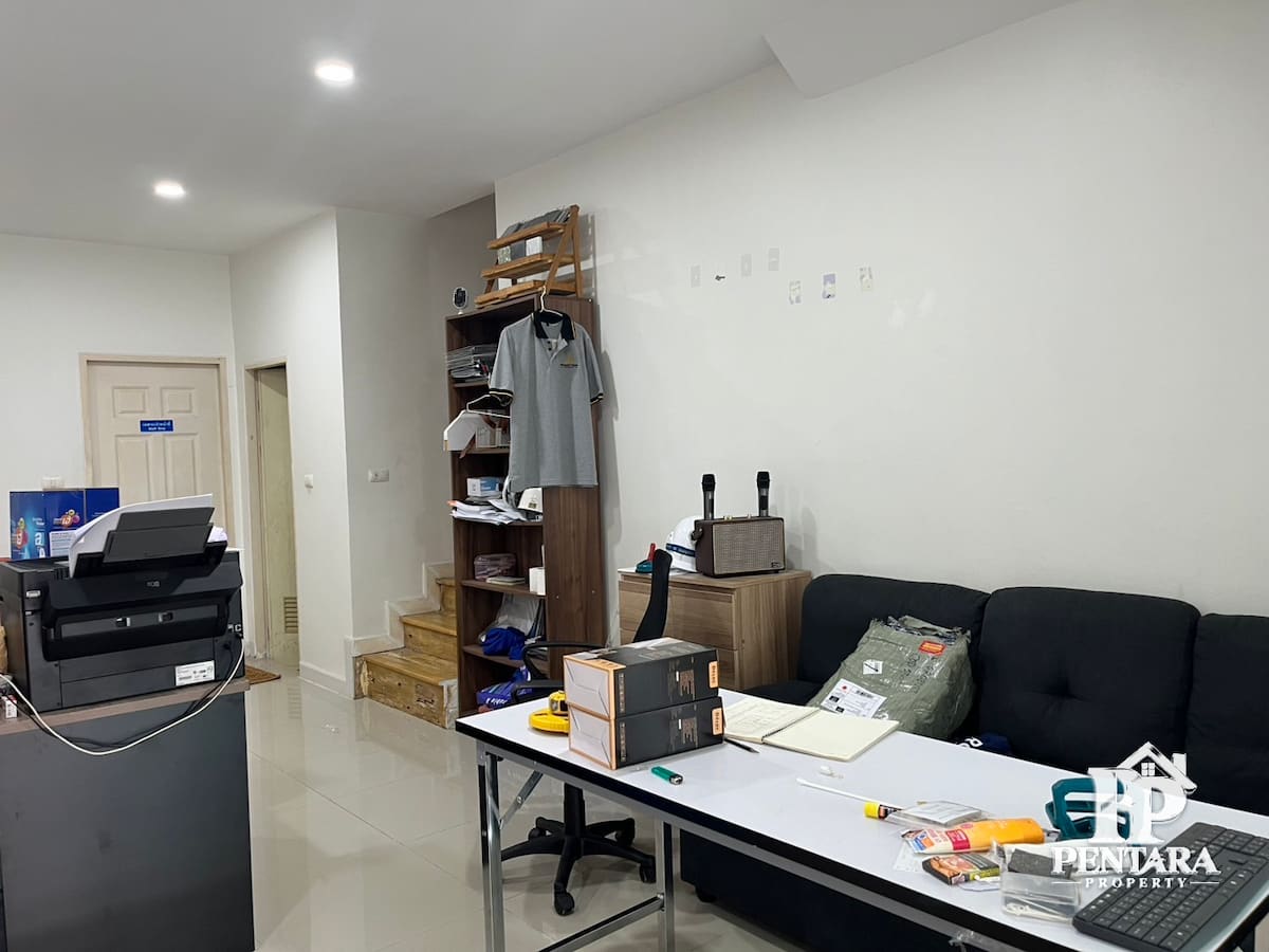 หมู่บ้านสุชารี ทาวน์โฮม ป่าคลอก 5