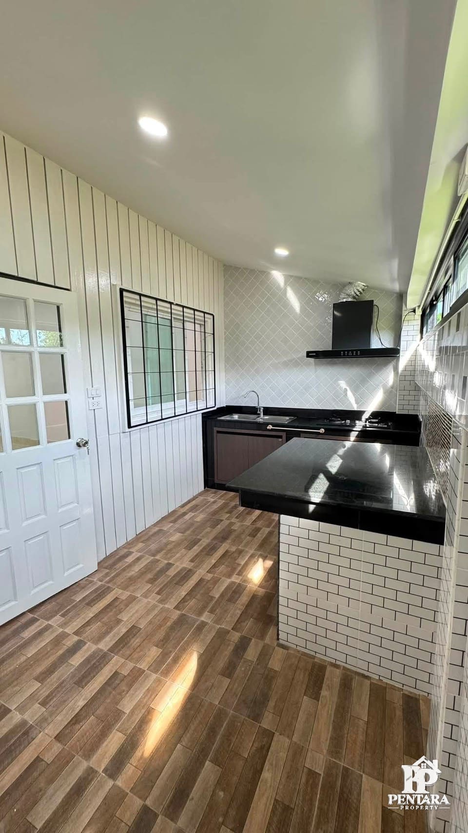 หมู่บ้านวัลเลย์ 1 กะทู้ 10